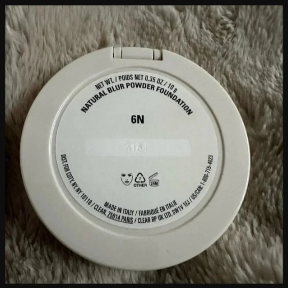 Kylie Cosmetics Natural Blur Powder Foundation 6N NEW